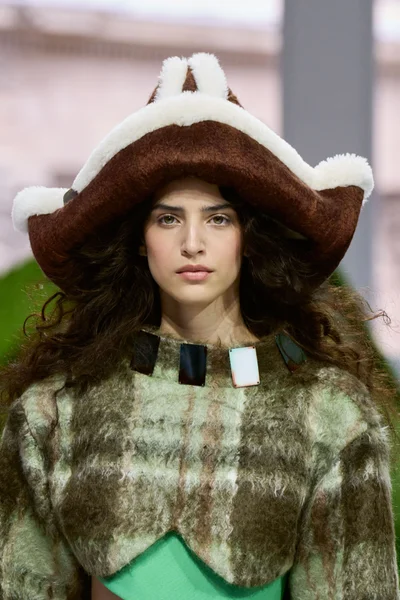 Look 71